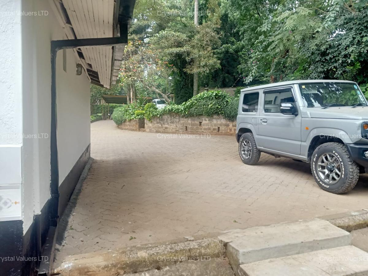 1 Bed House with Garden in Lavington - 4
