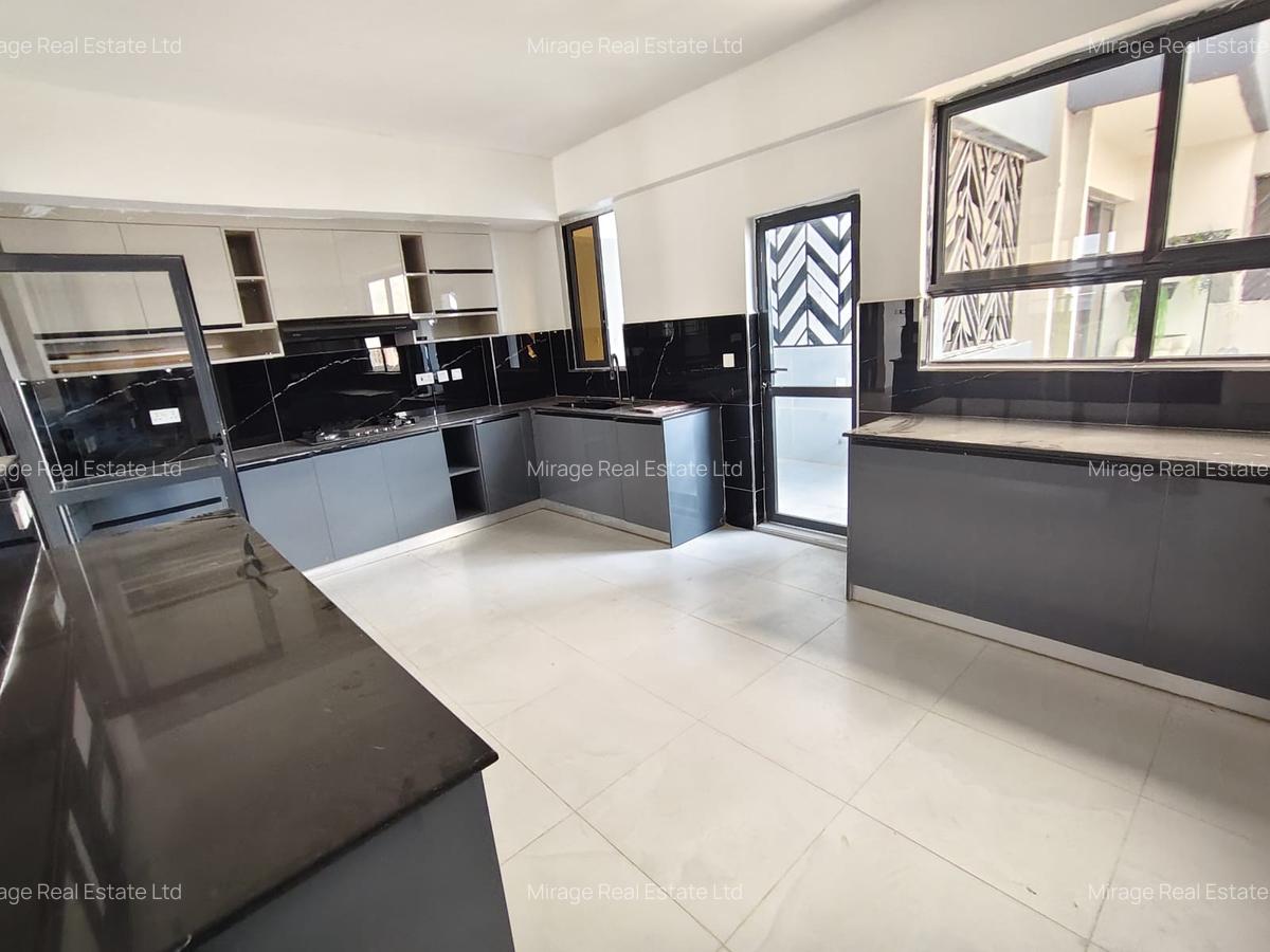 5 Bed Apartment with Borehole in Parklands - 6