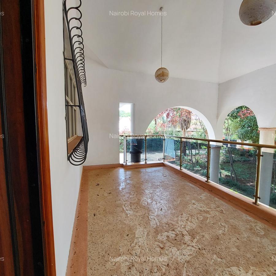 5 Bed House with En Suite at Mimosa Road - 8