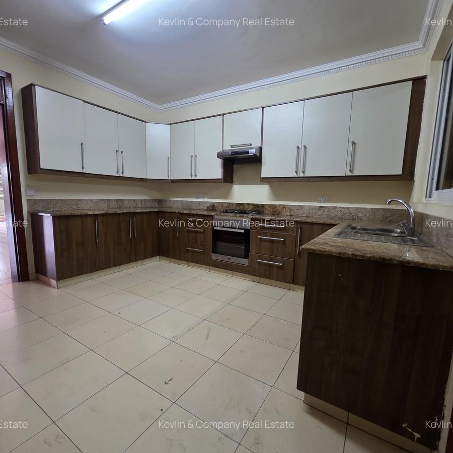 3 Bed Apartment with En Suite in Riverside - 3