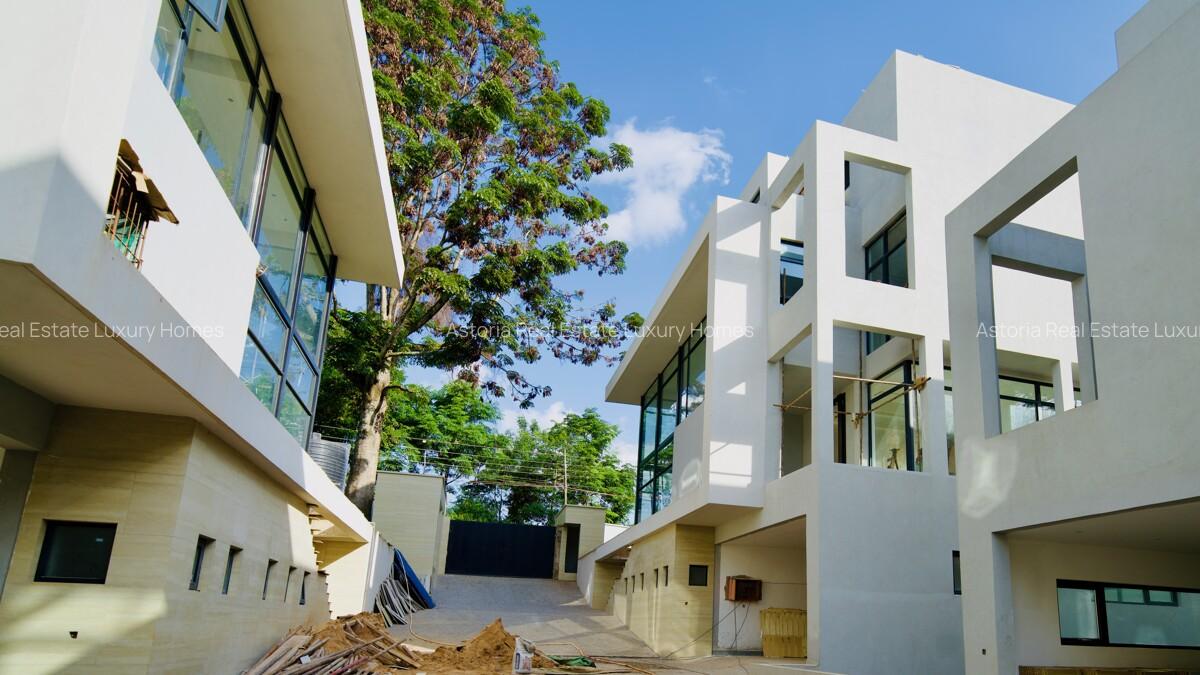 5 Bed Villa with En Suite at 2026-187 * 11.07 - 1