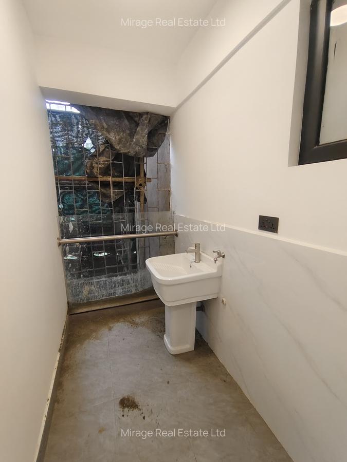 3 Bed Apartment with En Suite in Kilimani - 13