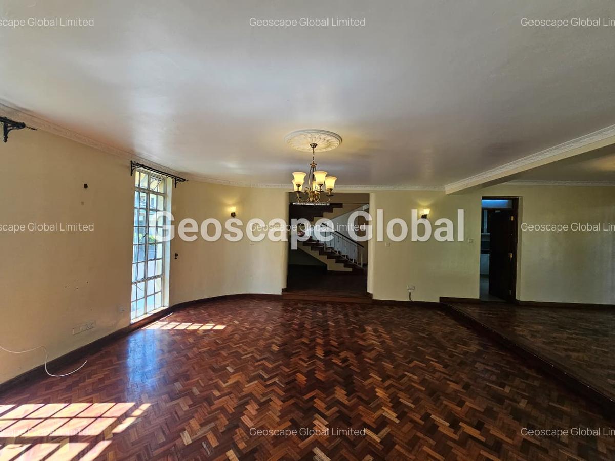 5 Bed Townhouse with En Suite in Lavington - 7