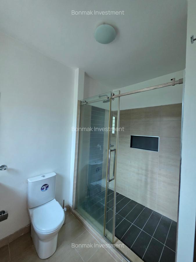 5 Bed Townhouse with En Suite at Lavington Green - 20