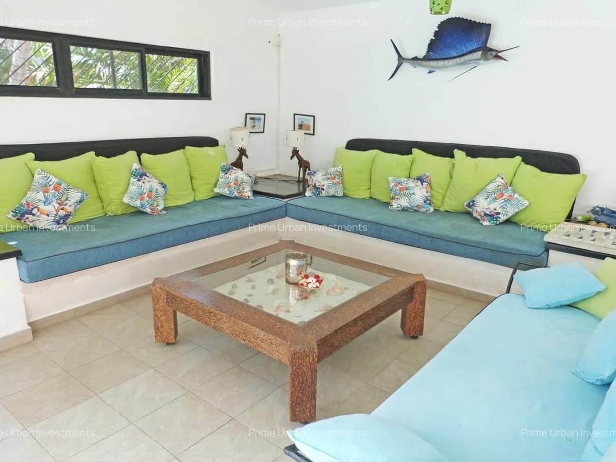 2 Bed Villa with En Suite at Tembo Court - 8