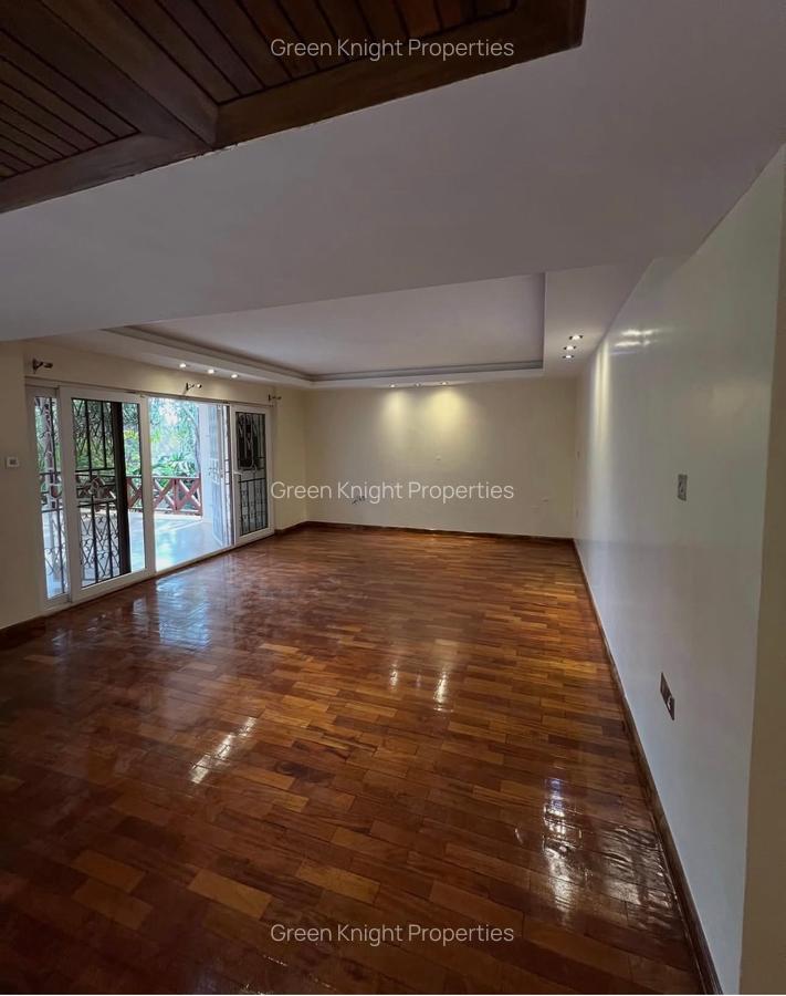 5 Bed Townhouse with En Suite in Lavington - 5