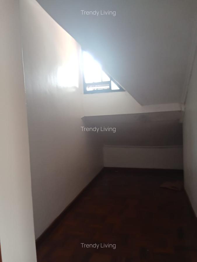 4 Bed Townhouse with En Suite in Lavington - 13