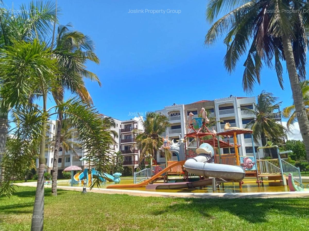 2 Bed Apartment with En Suite at Greenwood Drive - 4