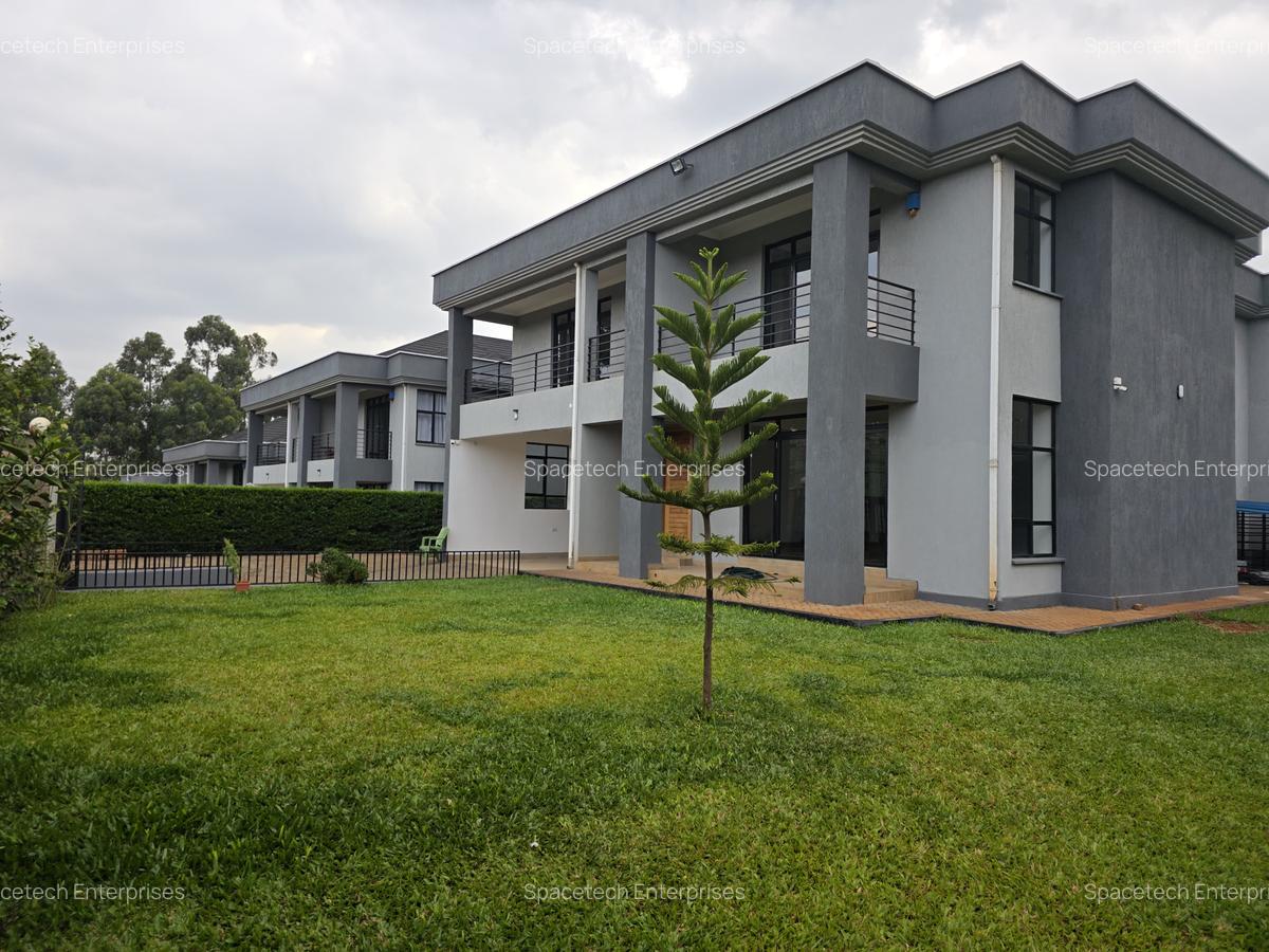 5 Bed Townhouse with En Suite in Ridgeways - 3