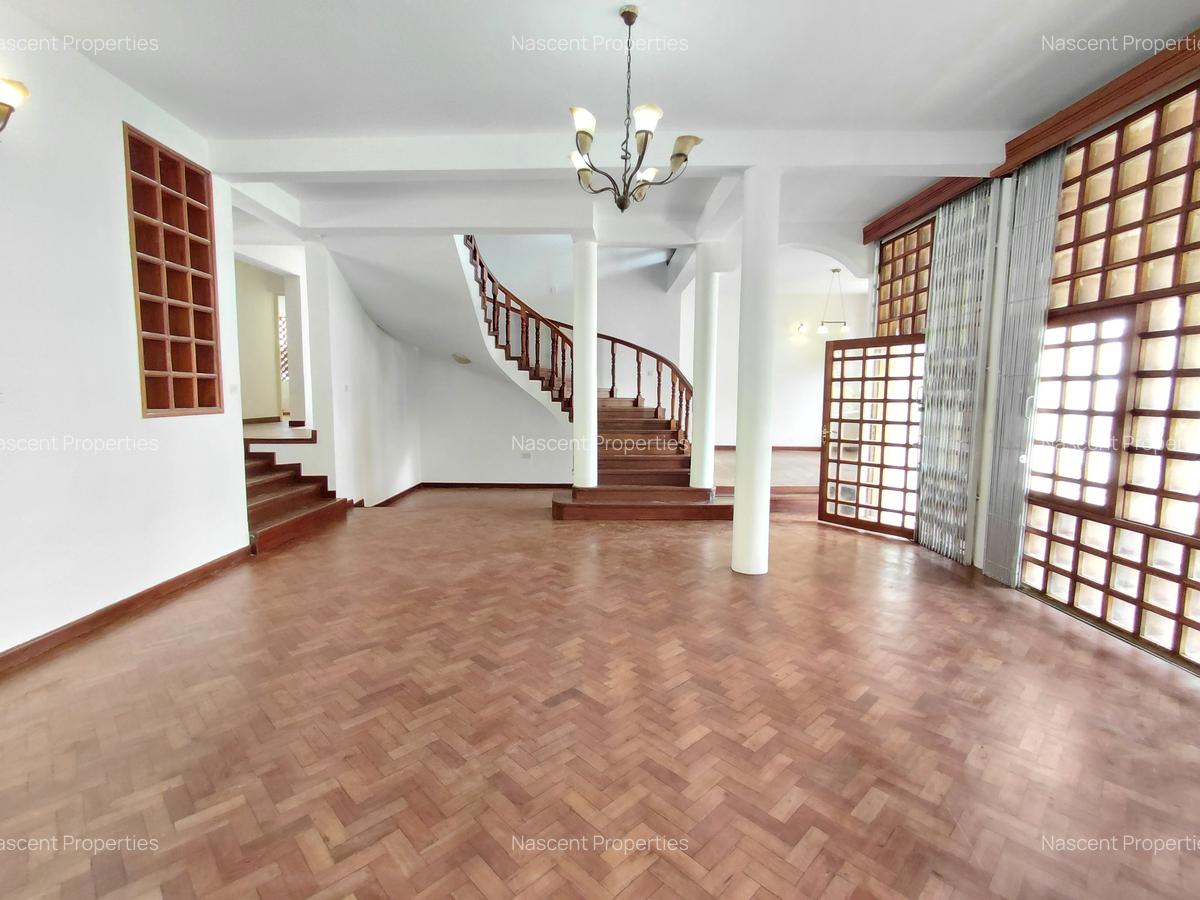 4 Bed House with En Suite in Runda - 14