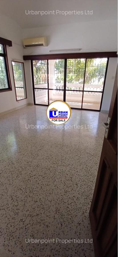5 Bed House with En Suite in Nyali Area - 6