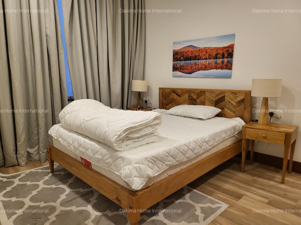 Serviced 2 Bed Apartment with En Suite in Parklands - 13
