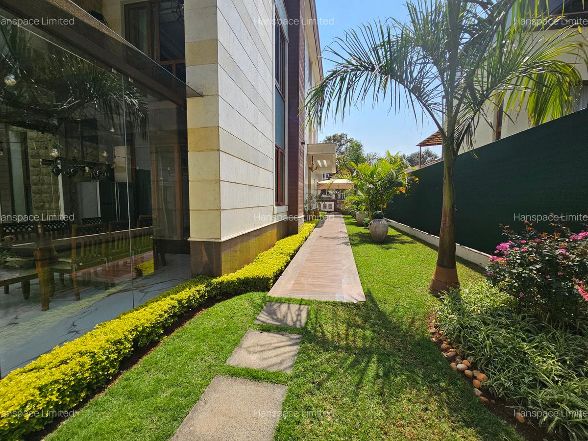 6 Bed Villa with En Suite in Lavington - 17