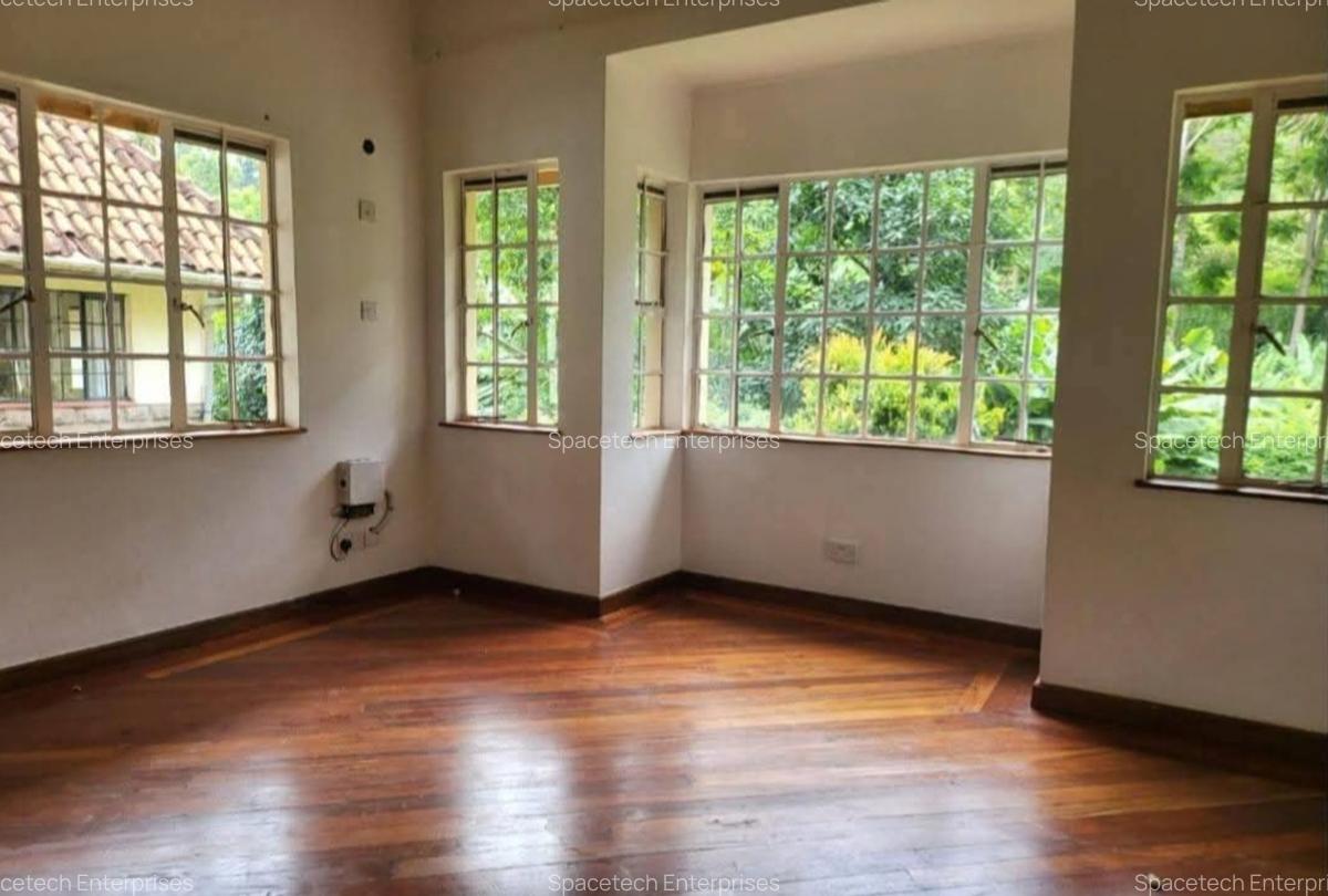 5 Bed Townhouse with En Suite in Rosslyn - 8