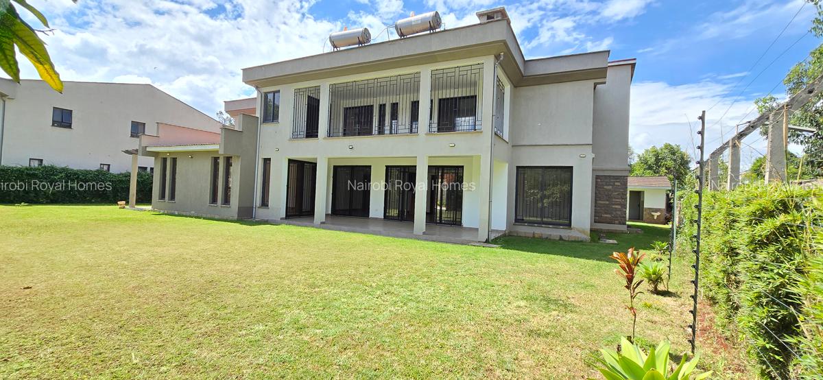 6 Bed Townhouse with En Suite at Lavington Green - 7