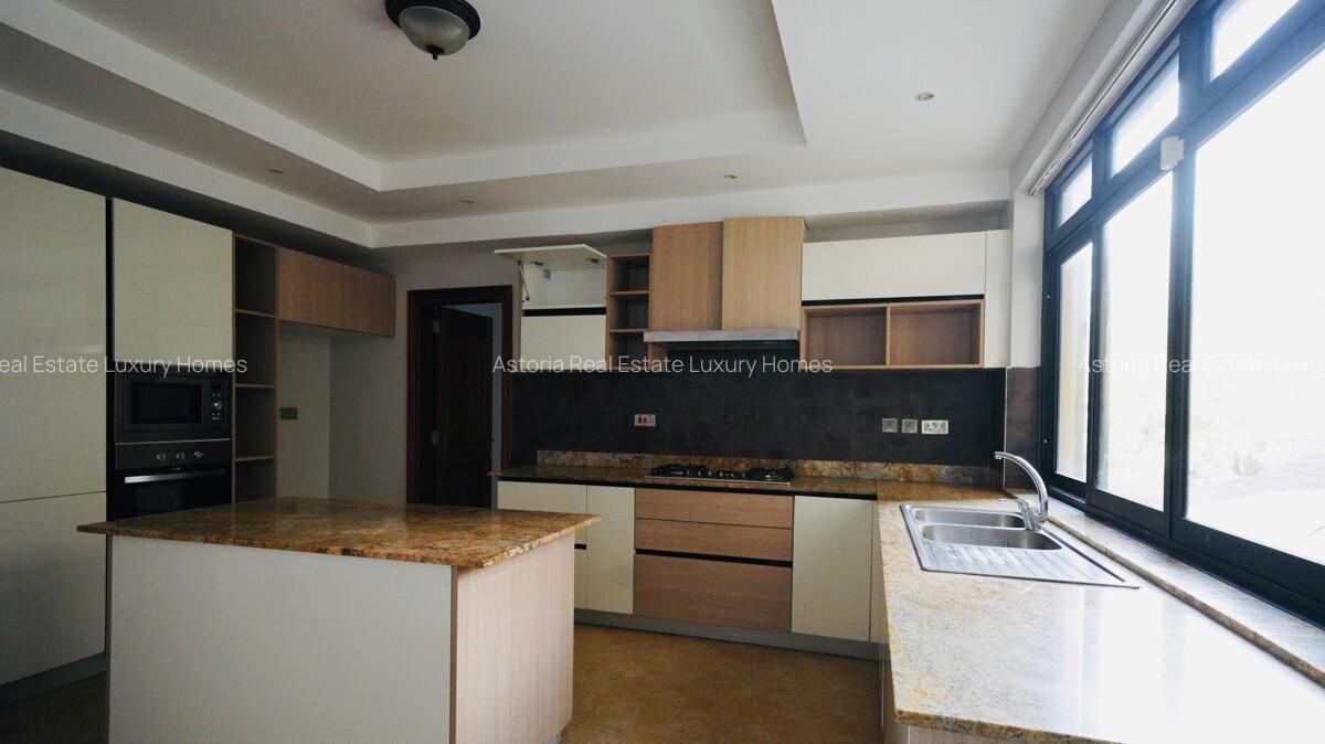 4 Bed Apartment with En Suite at 2026-535 - 14