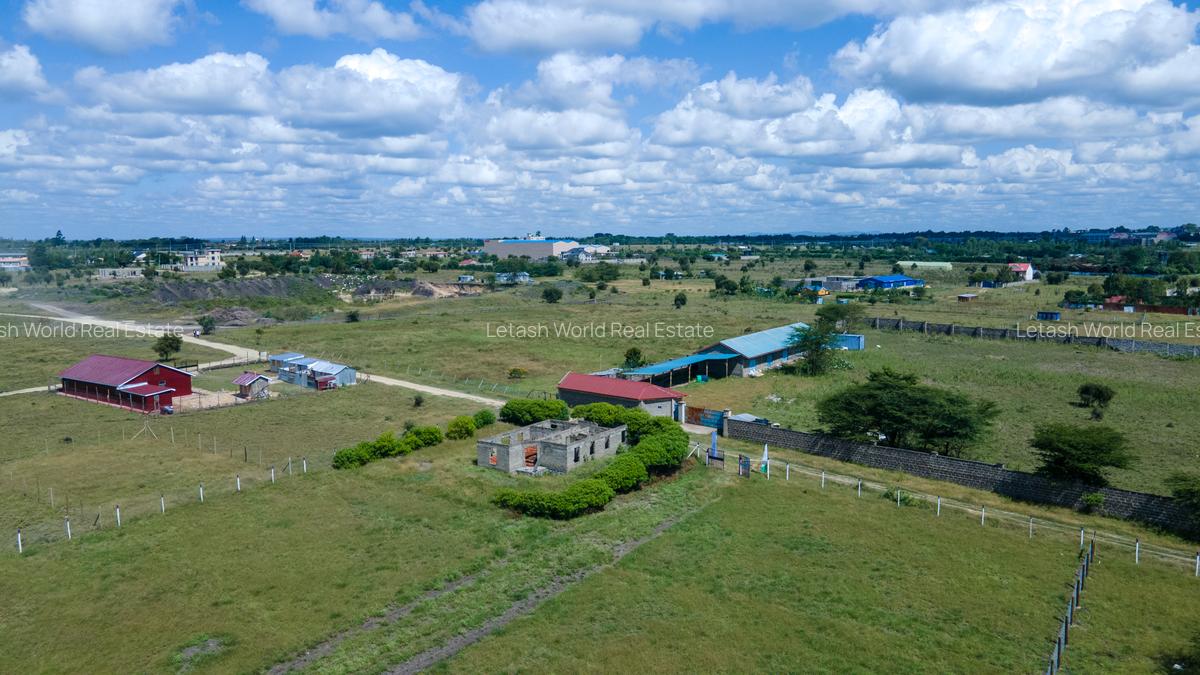 Land in Kitengela - 4