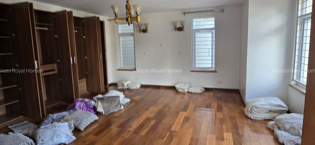 5 Bed Townhouse with En Suite at Lavington Road - 14