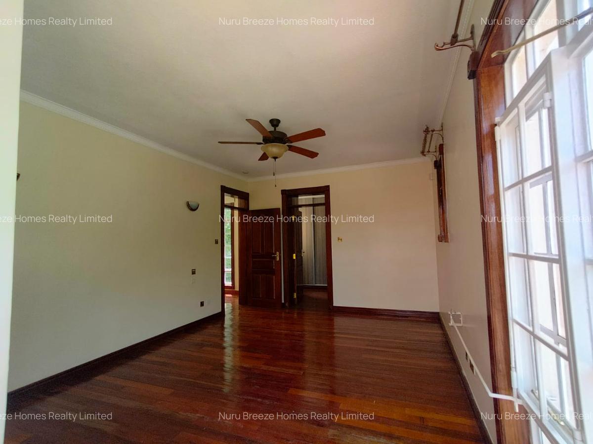 4 Bed Villa with En Suite in Kyuna - 16