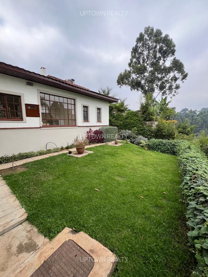 3 Bed Villa with En Suite at Redhill - 6
