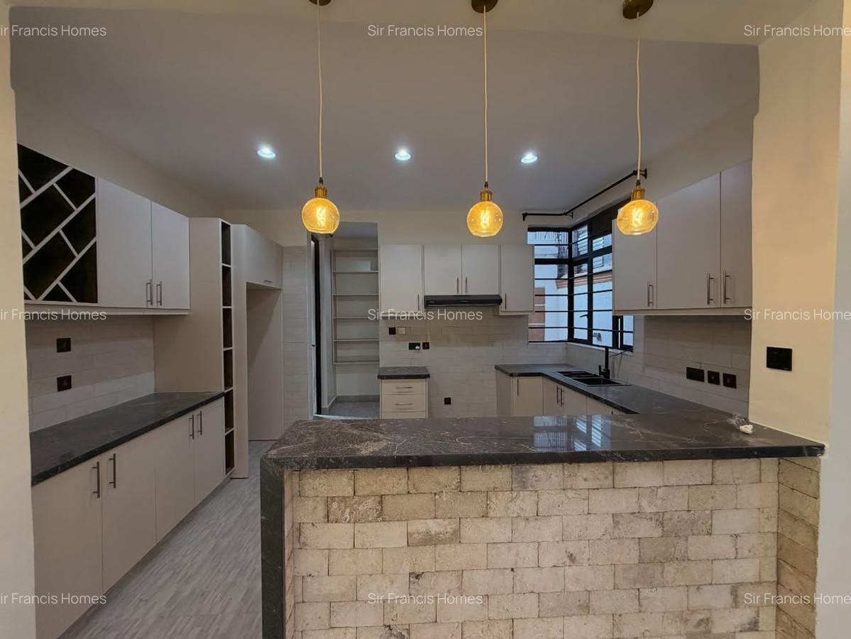 4 Bed House with En Suite at Membley - 13