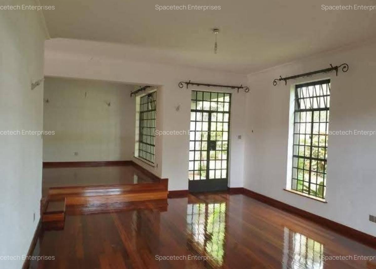 4 Bed Townhouse with En Suite in Spring Valley - 4