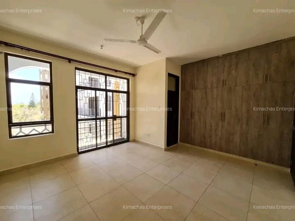 3 Bed Apartment with En Suite at Greenwood Dr - 13