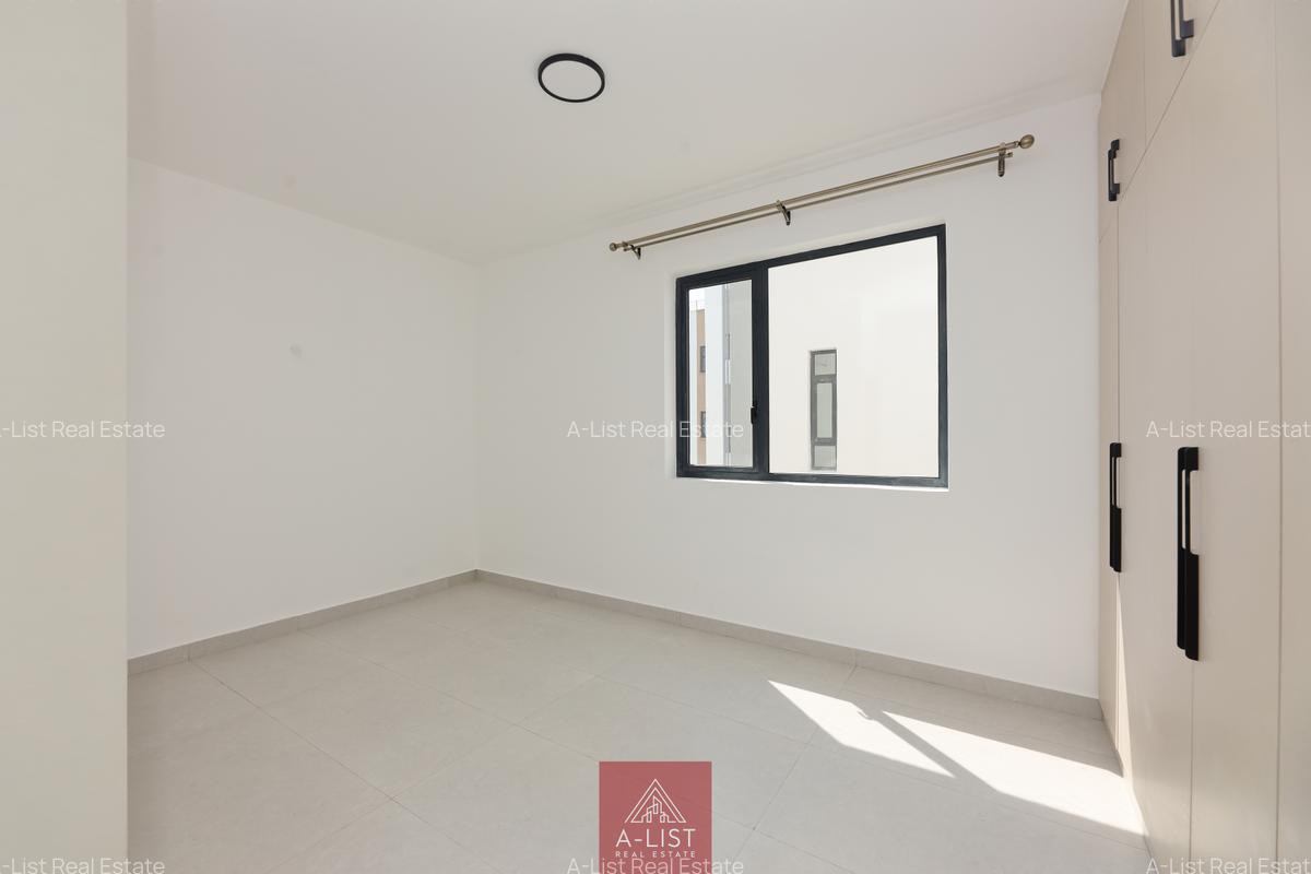 3 Bed Apartment with En Suite at Brookside Drive - 7