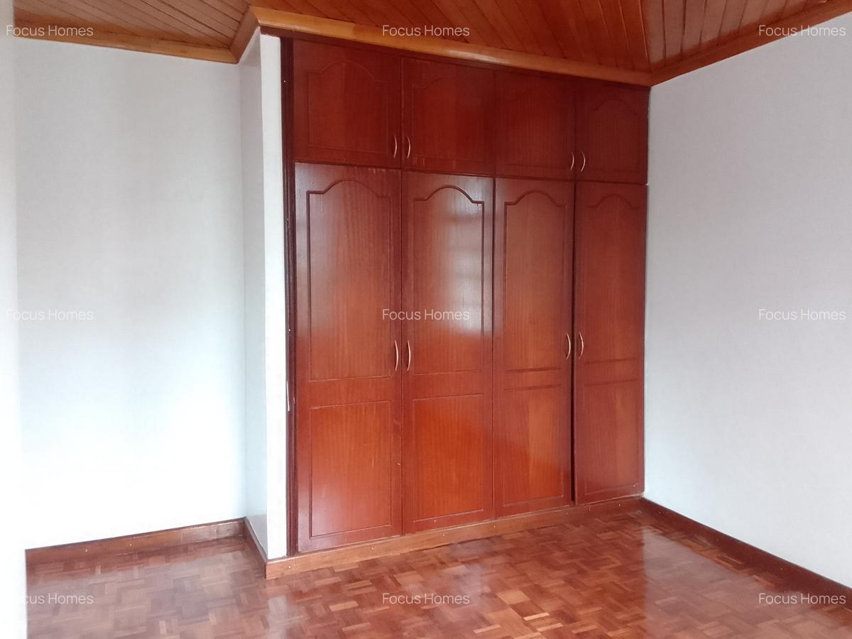 4 Bed Townhouse with En Suite in Lavington - 10
