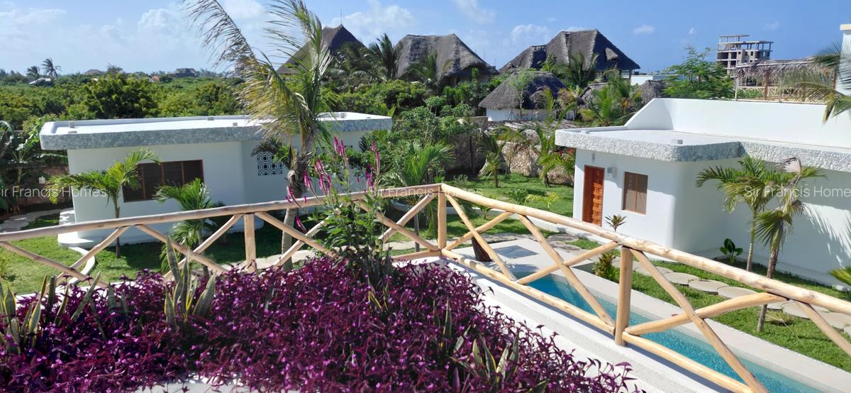 4 Bed Villa with En Suite at Watamu Beach - 1