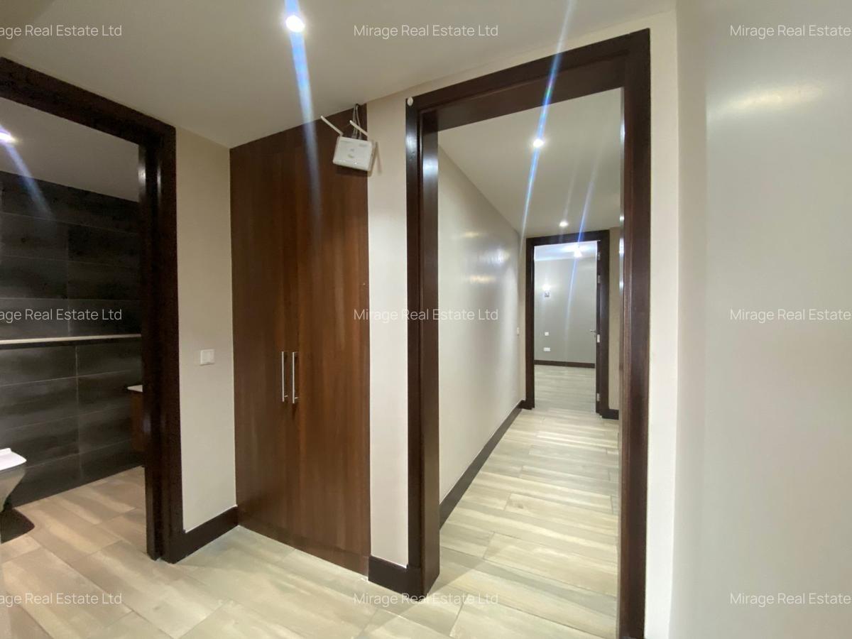 3 Bed Apartment with En Suite in Parklands - 9