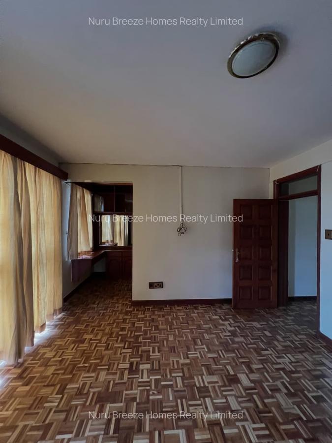 4 Bed Townhouse with En Suite in Lavington - 9