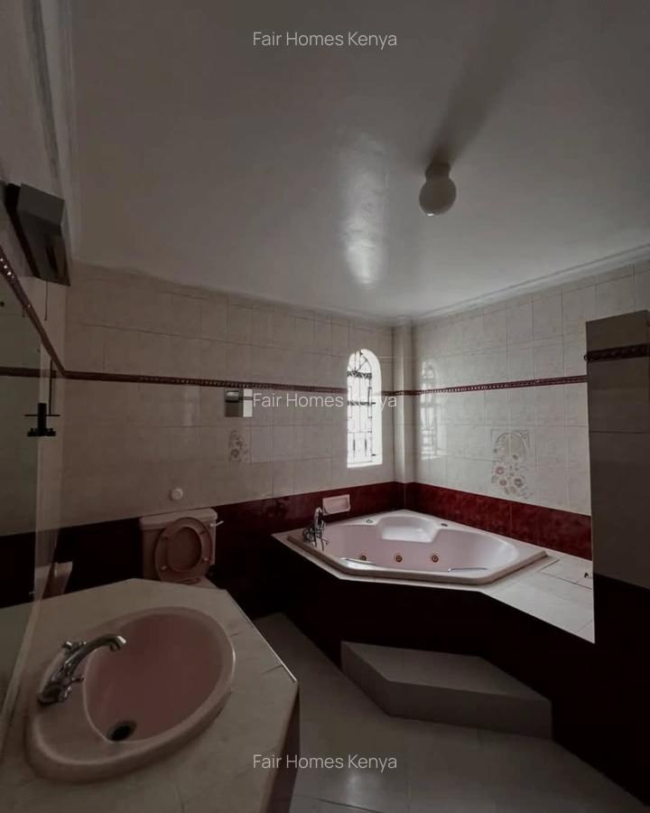 5 Bed Townhouse with En Suite at Riverside Drive - 10