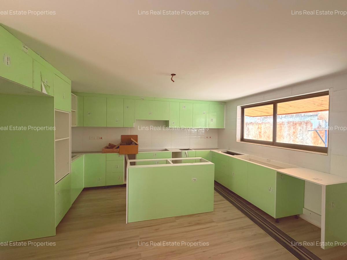 4 Bed Townhouse with En Suite in Nyari - 9