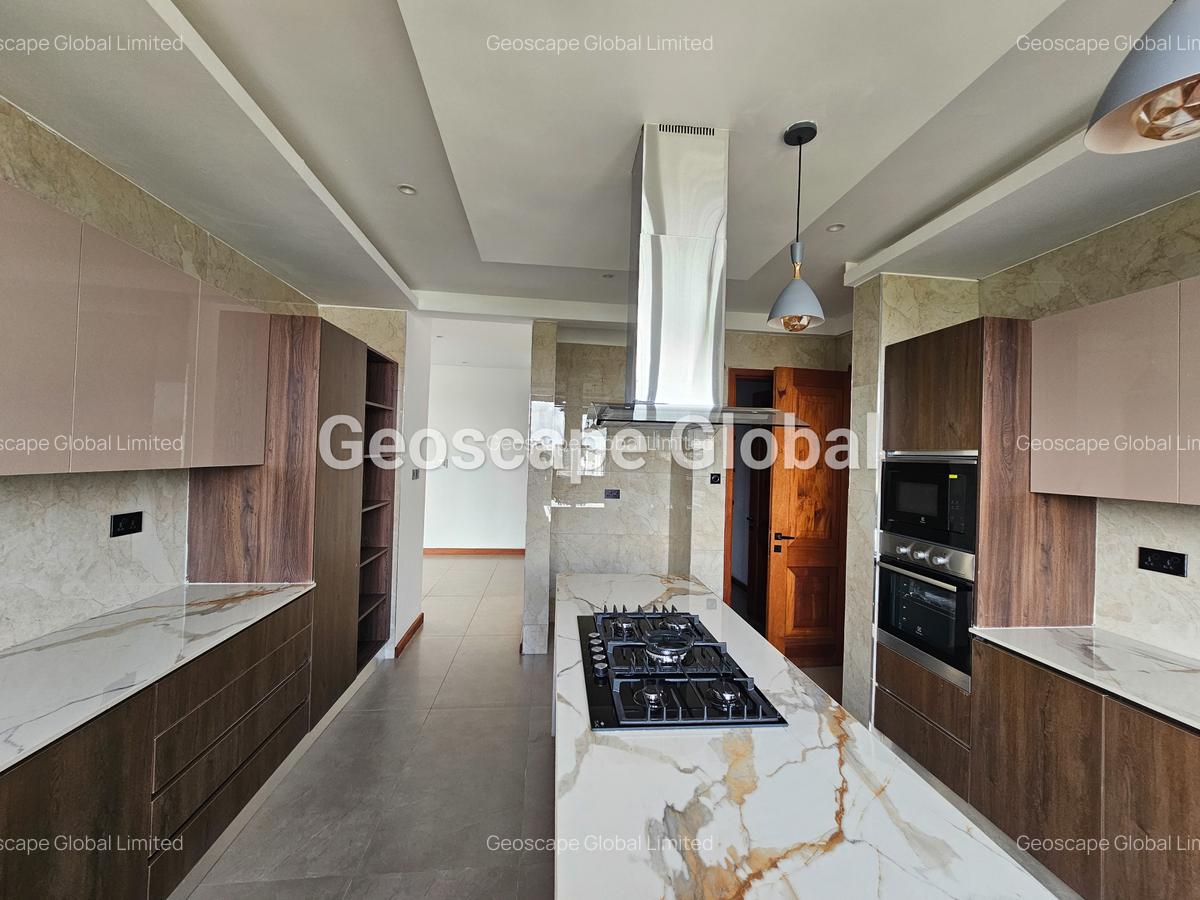 4 Bed Apartment with En Suite in Riverside - 8