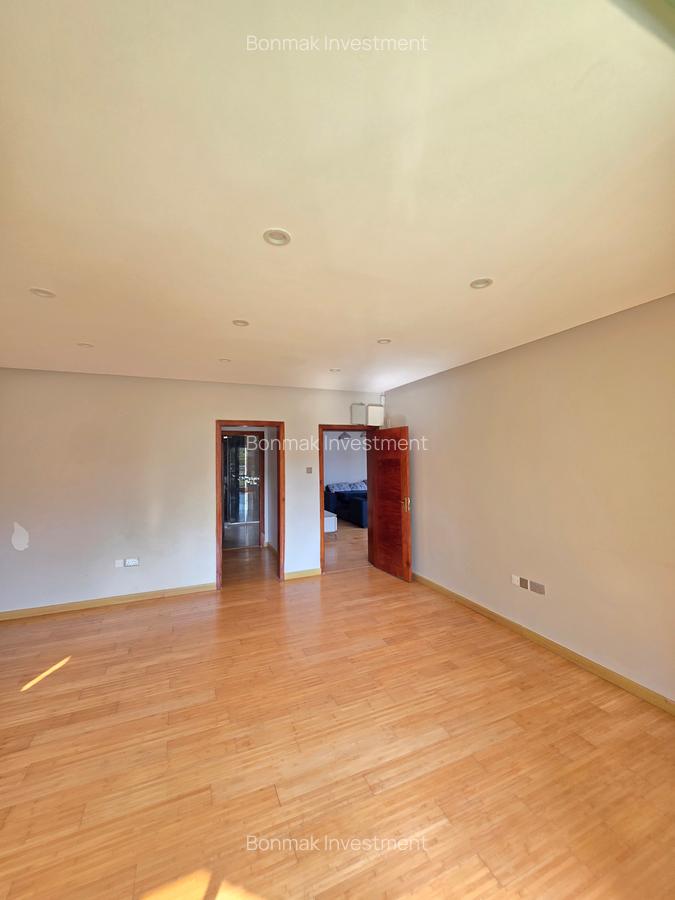 5 Bed Townhouse with En Suite at Lavington Green - 14