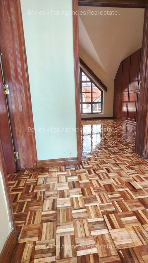 5 Bed Townhouse with En Suite at Brookside - 7
