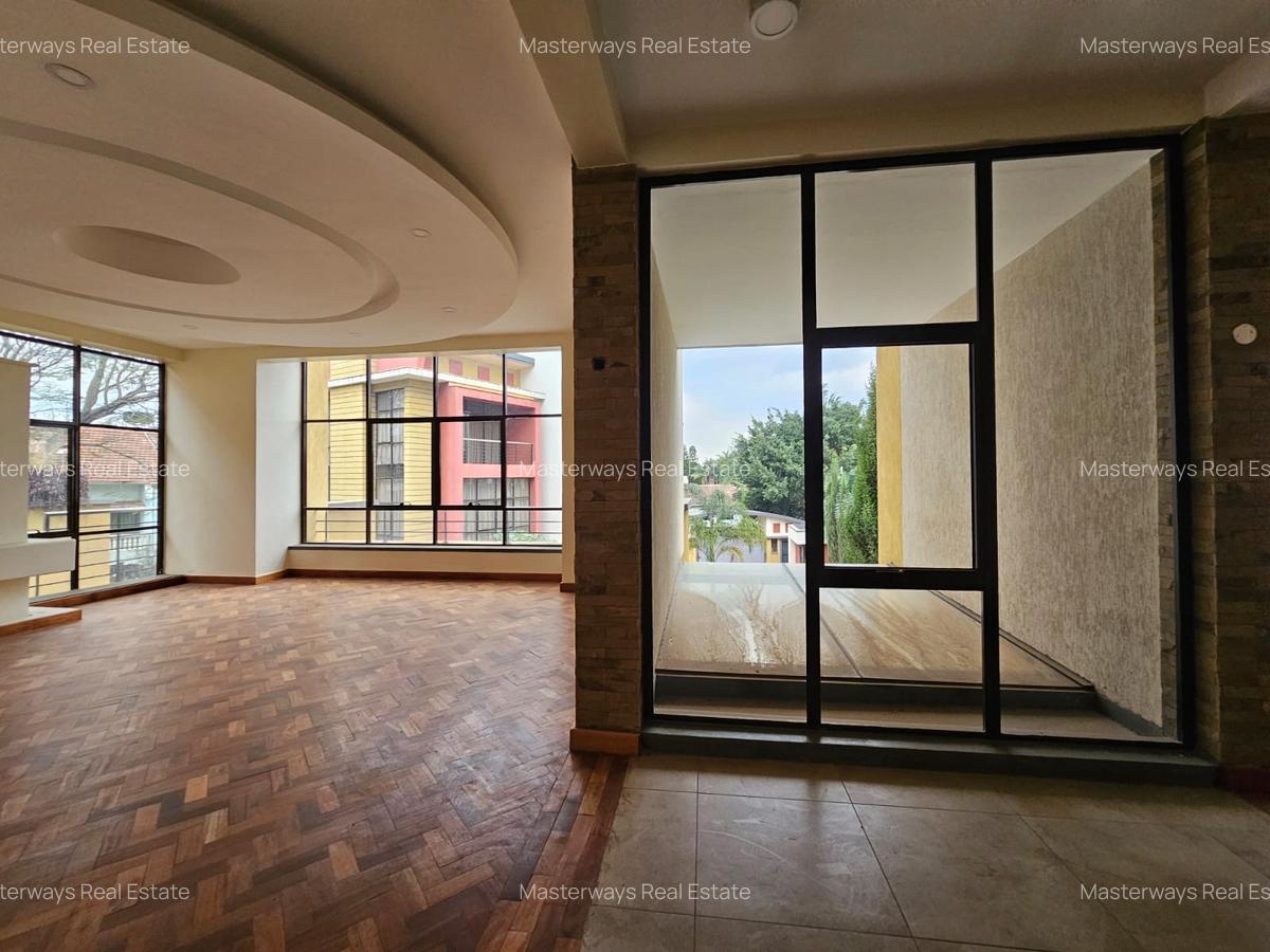 5 Bed Townhouse with En Suite in Lavington - 7