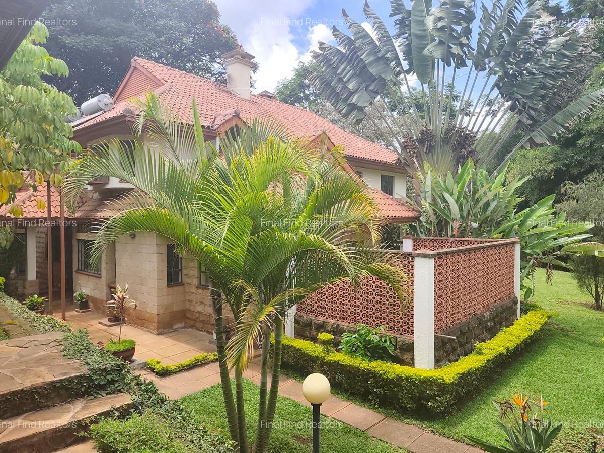 5 Bed Townhouse with En Suite in Rosslyn - 2