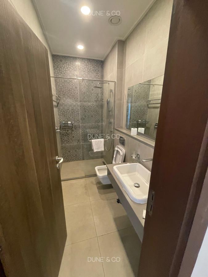 Serviced 2 Bed Apartment with En Suite in Westlands Area - 12