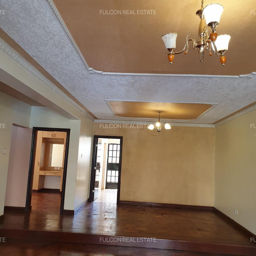 4 Bed Villa with En Suite in Lavington - 1