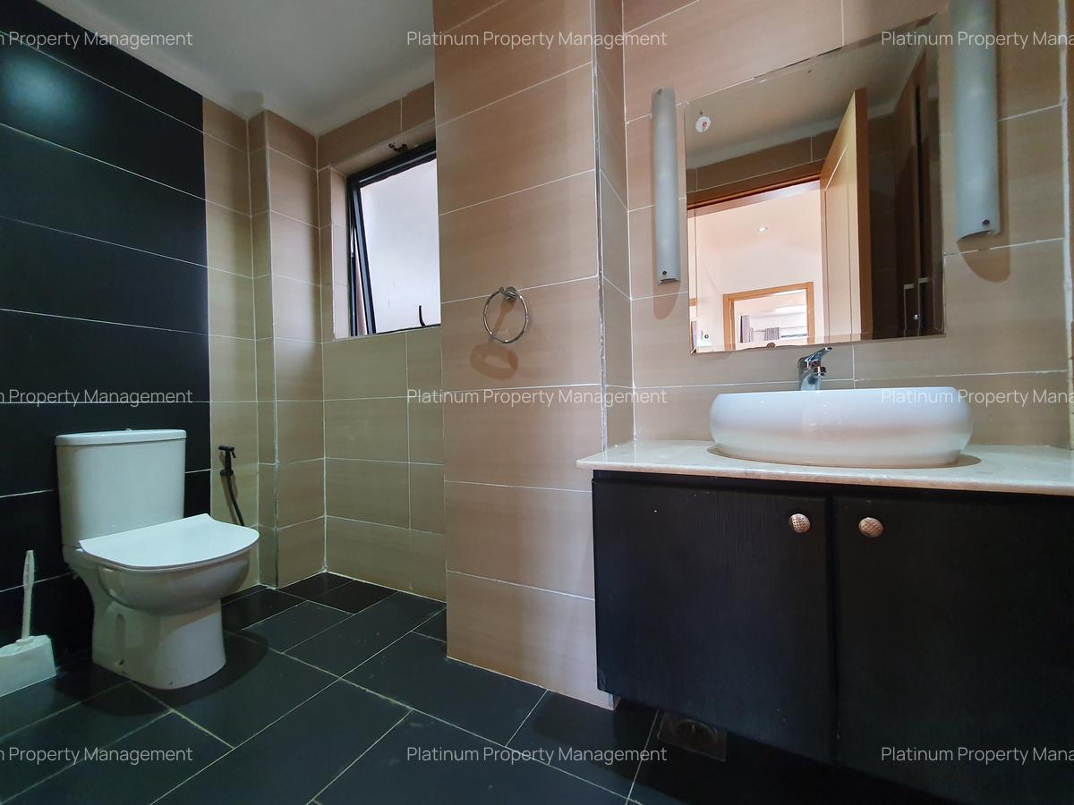 Serviced 2 Bed Apartment with En Suite at Westlands Rd - 16