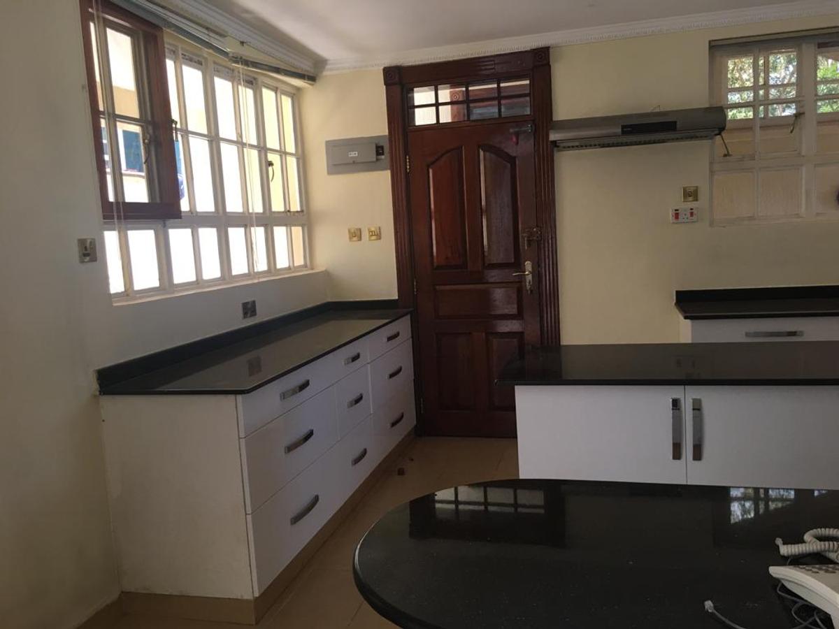 4 Bed Townhouse with En Suite in Kyuna - 5