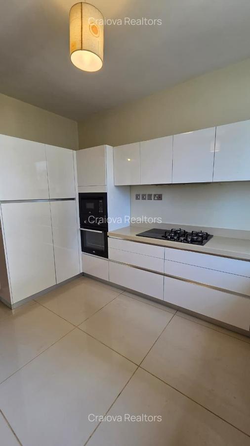 3 Bed Apartment with En Suite at 6Th Parklands - 10
