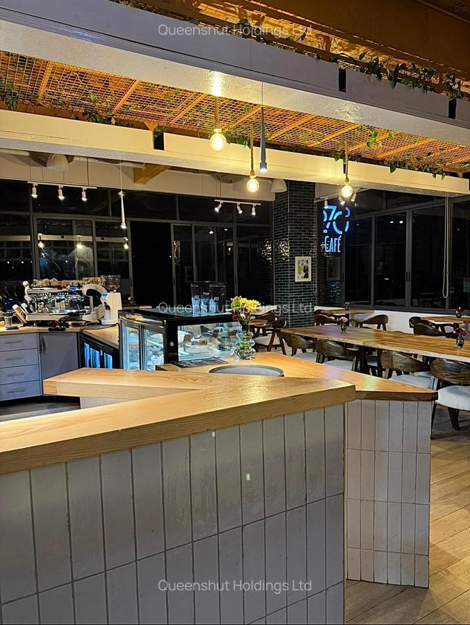 Serviced 2 Bed Apartment with En Suite in Westlands Area - 17