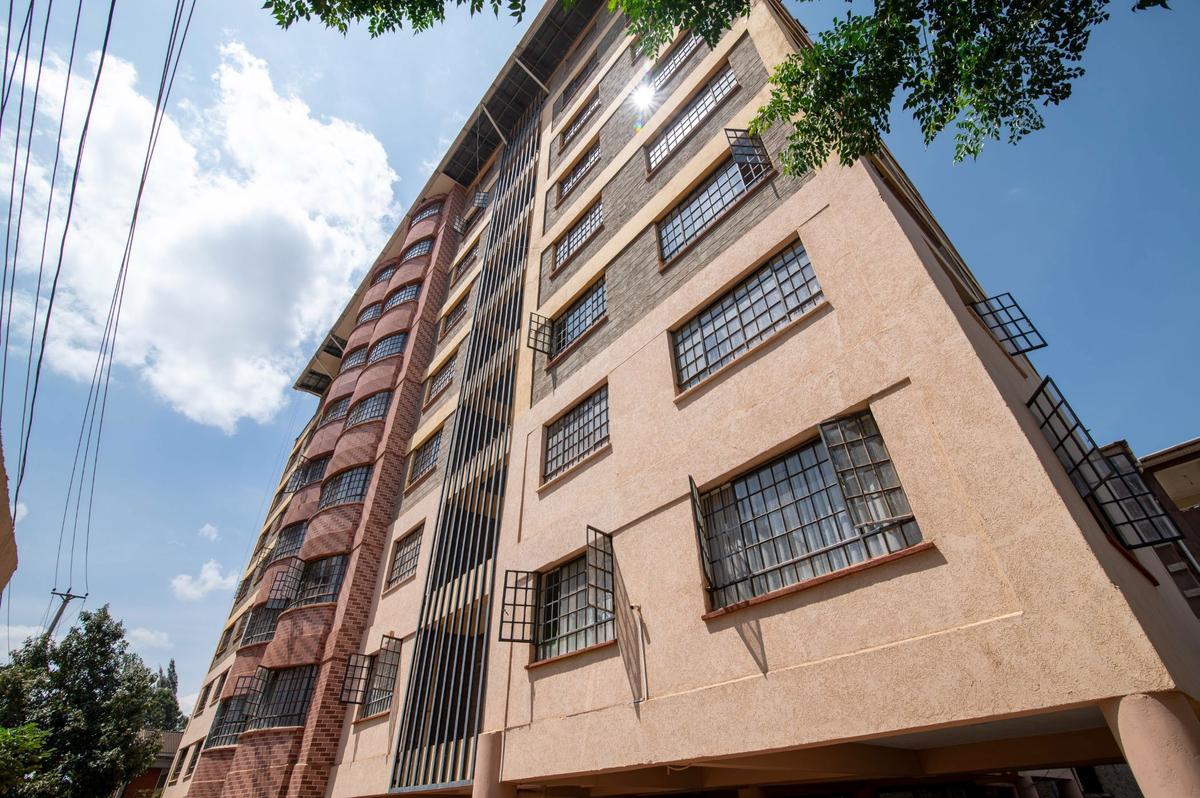 3 Bed Apartment with En Suite in Parklands - 18