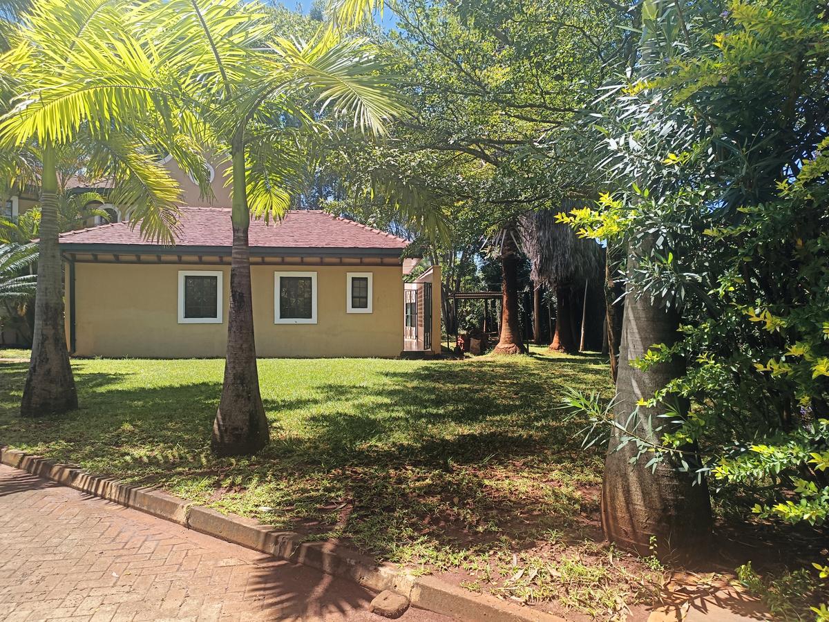 5 Bed House with En Suite at Mimosa - 17