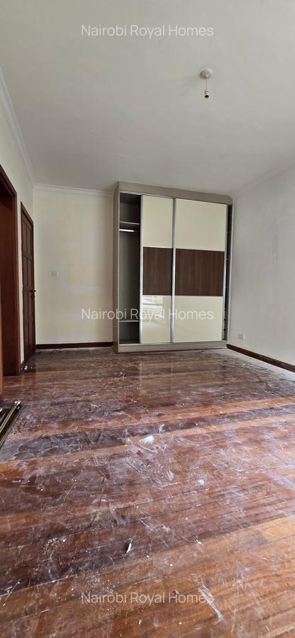 5 Bed Townhouse with En Suite at Lavington Green - 15