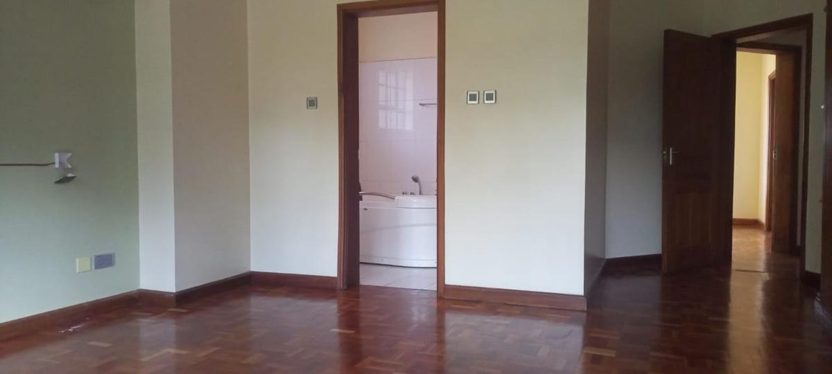 4 Bed Apartment with En Suite at Upperhill - 14