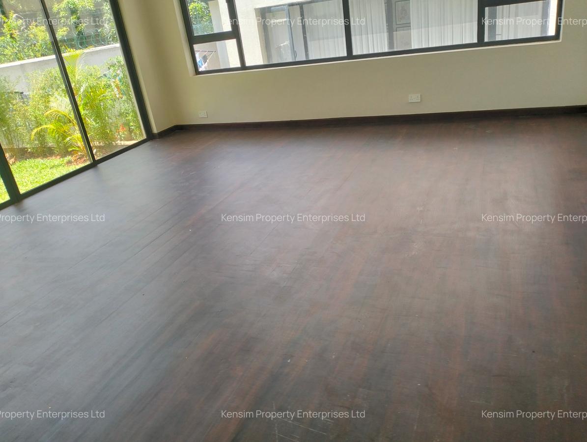 5 Bed Townhouse with En Suite in Lavington - 11